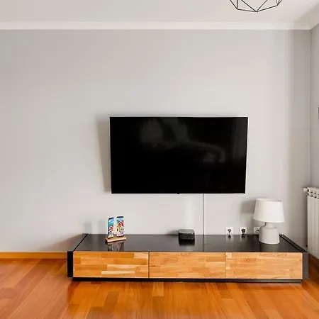 Elegant Flat In Benfica - 10 Min To Center Lisbon