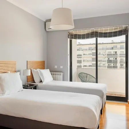 Elegant Flat In Benfica - 10 Min To Center Lägenhet *