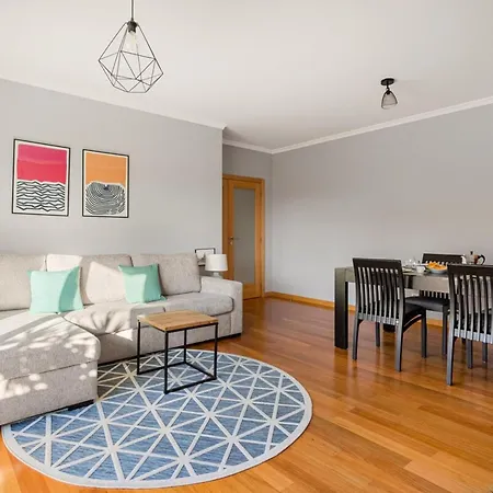 Elegant Flat In Benfica - 10 Min To Center * Lisbona