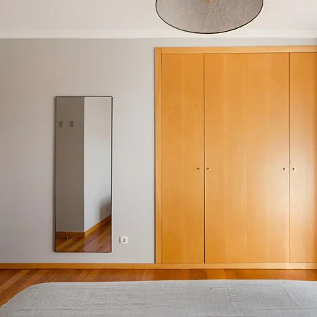 Elegant Flat In Benfica - 10 Min To Center Appartamento