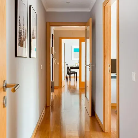 Elegant Flat In Benfica - 10 Min To Center Lisbona