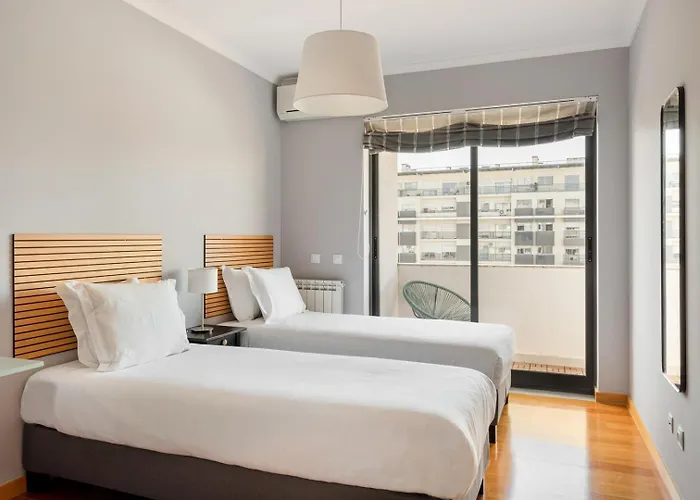 Elegant Flat In Benfica - 10 Min To Center Apartamento