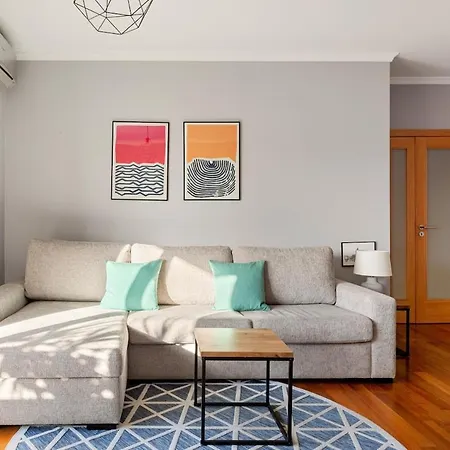 Elegant Flat In Benfica - 10 Min To Center Apartament