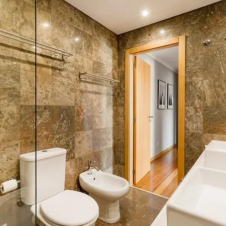 Elegant Flat In Benfica - 10 Min To Center * リスボン