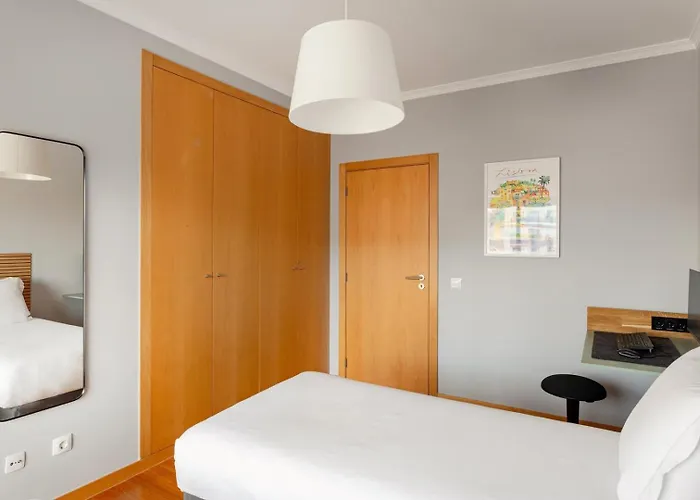 Elegant Flat In Benfica - 10 Min To Center Apartment Lissabon