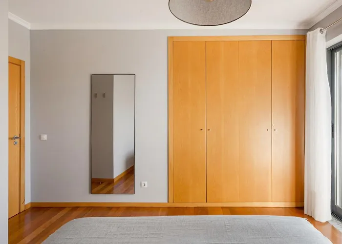 Elegant Flat In Benfica - 10 Min To Center Lissabon