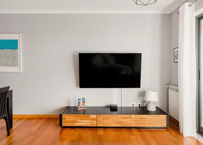 Elegant Flat In Benfica - 10 Min To Center *