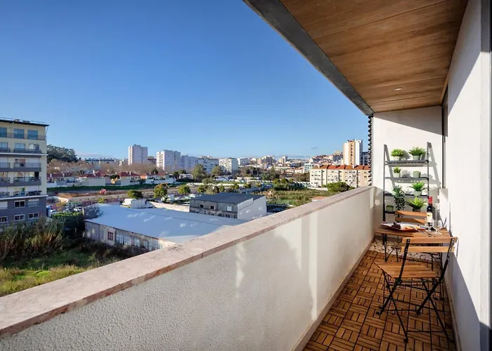 Elegant Flat In Benfica - 10 Min To Center דירה ליסבון