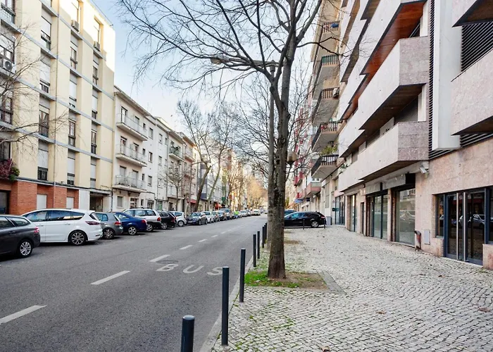Elegant Flat In Benfica - 10 Min To Center * ליסבון